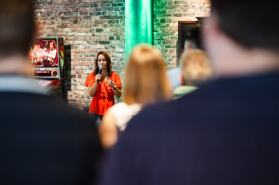 Sabine Haidan am Referien